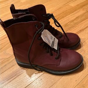 Time and Tru Burgundy Combat Boots – Size 6.5 (New With Tags)